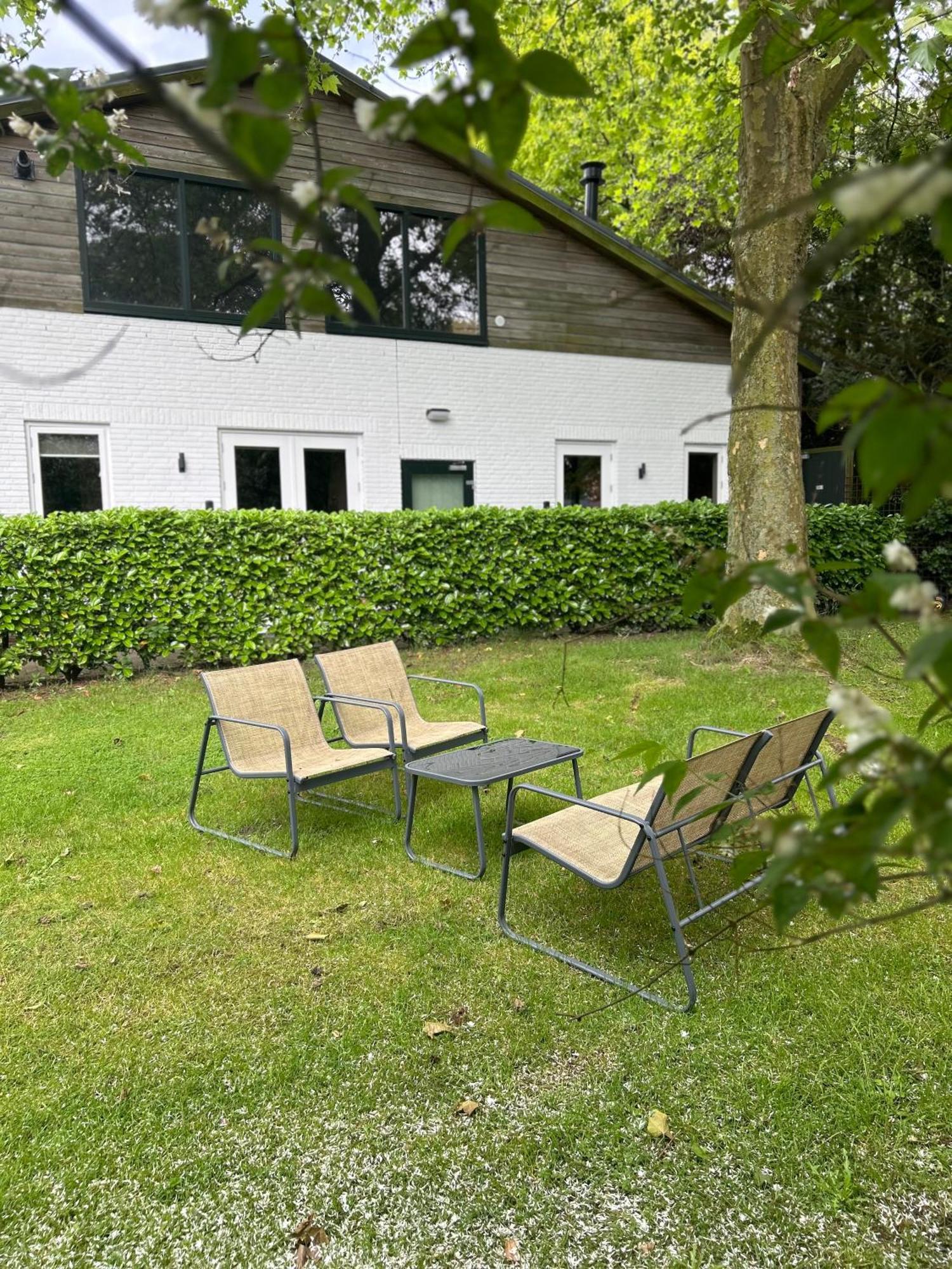 Cozy Tiny Houses In Oisterwijkse Bossen & Vennen Moergestel Bagian luar foto